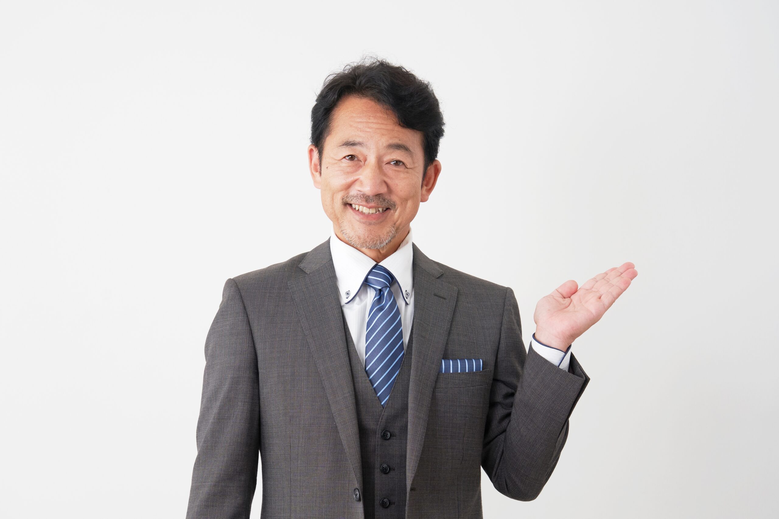 パスポート写真はスタジオで！ありがちな失敗例とスタジオ選びのポイントを解説